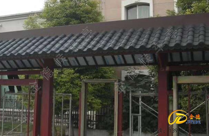 湖南第二批候车亭安装使用中