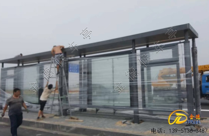 河北候车亭安装中。。。