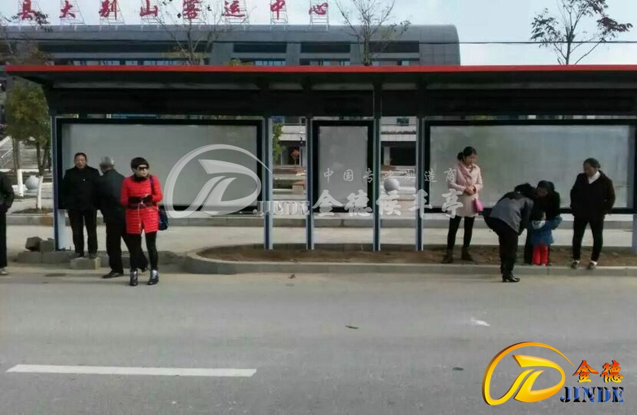 湖北第三批候车亭发货安装